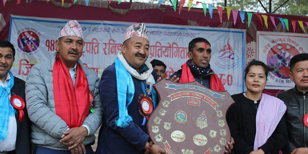 जिल्लास्तरीय राष्ट्रपति रनिङ शिल्ड टेम्केको पोल्टामा